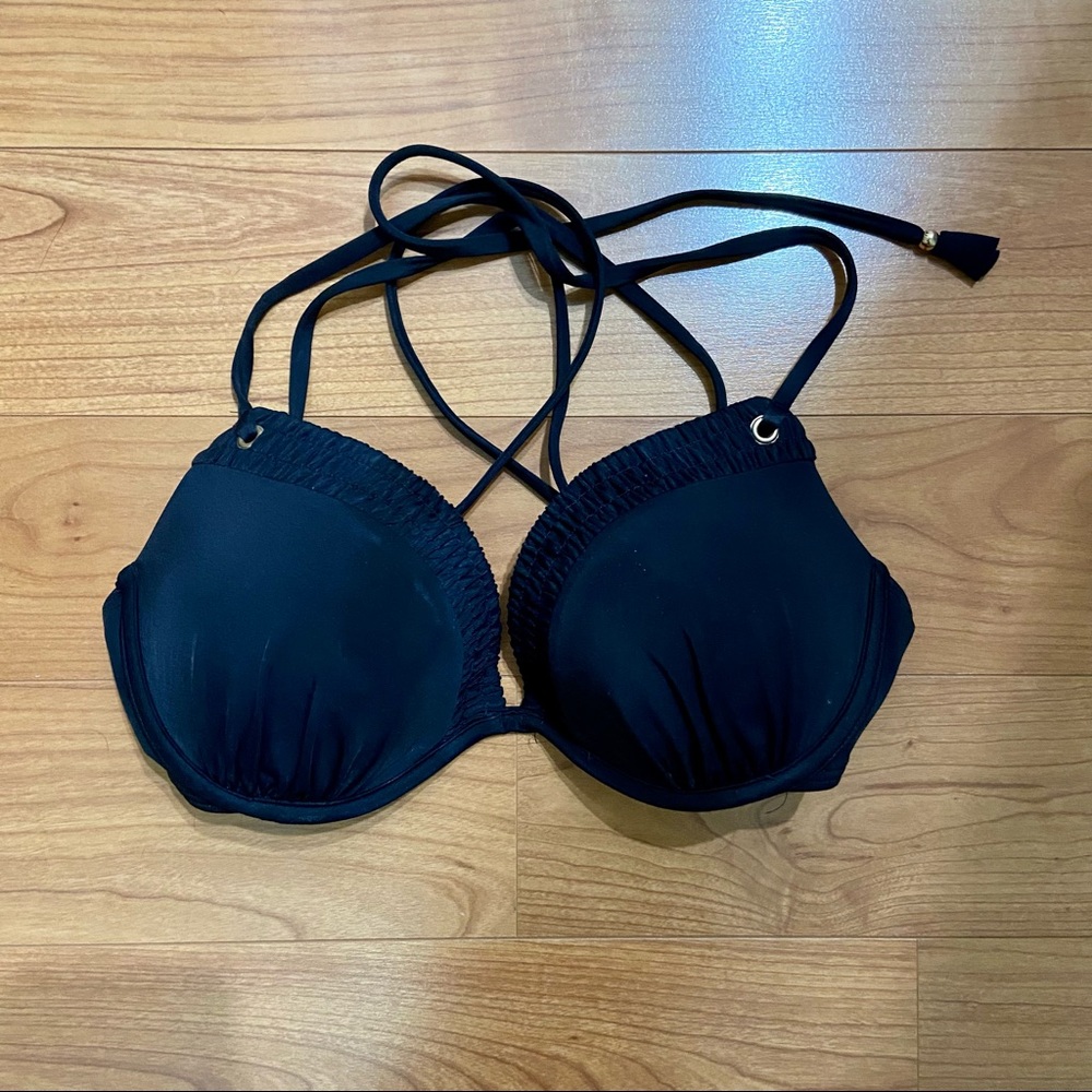 Victoria’s Secret bombshell bikini top